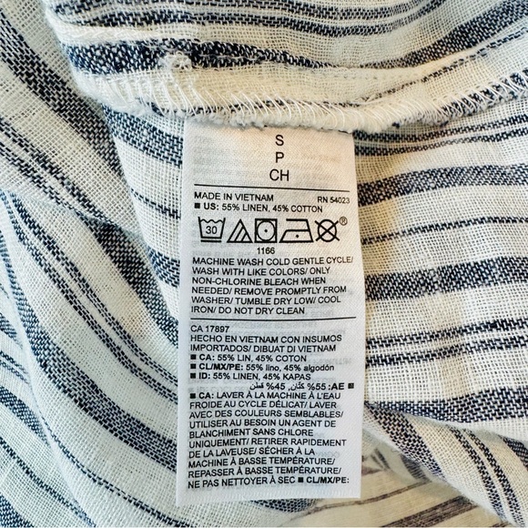 Old Navy | Linen-Cotton Striped Flutter Sleeve Top - Picture 10 of 12